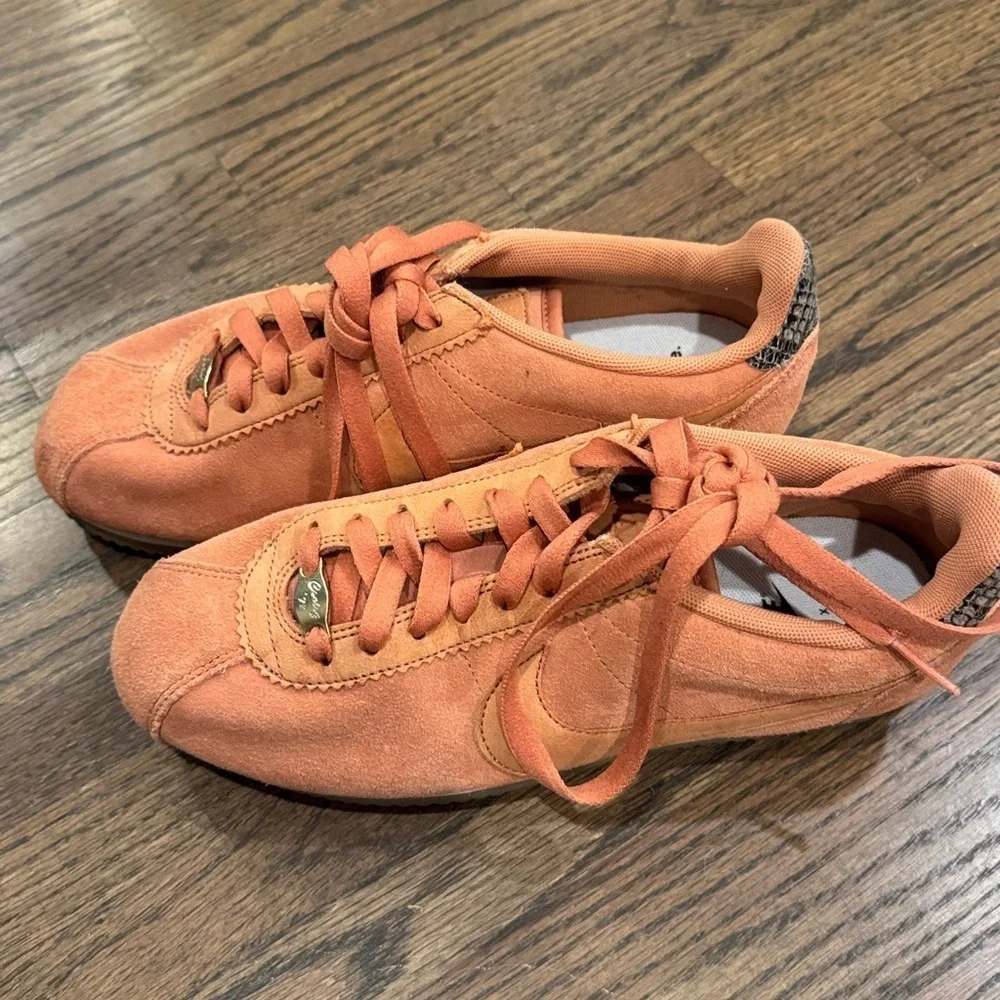 Nike classic Cortez ALC snakeskin blush 8.5